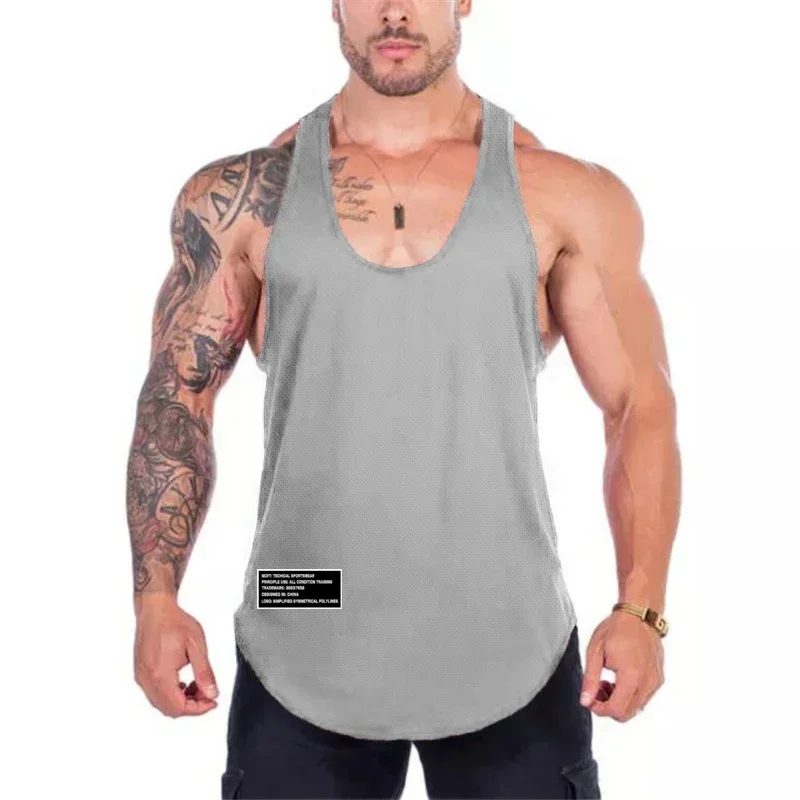 قمصان رياضية للرجال للجري الري - مراجعة Trail Running Vest وسعره